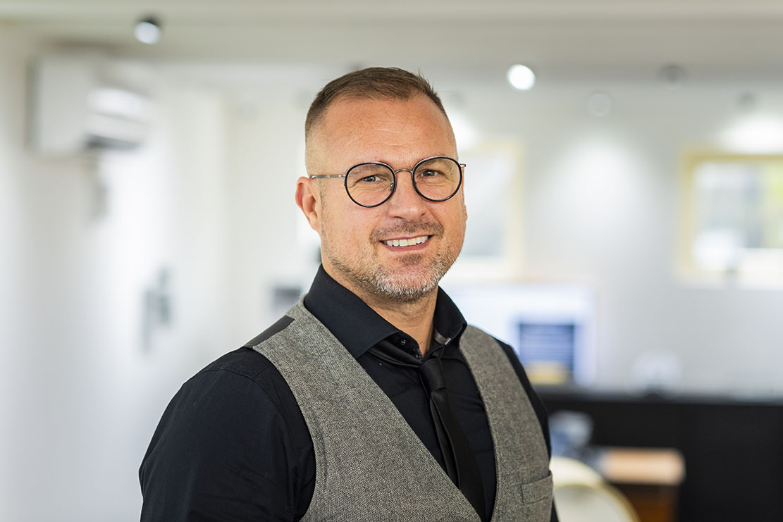 Bram Bogers - Opticien aan huis